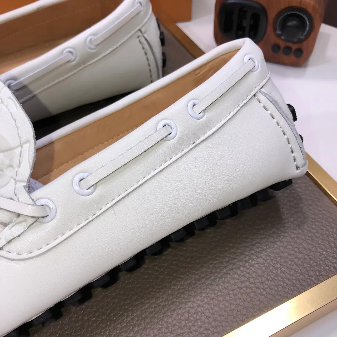 Men's men's shoes 💰420💰 [LV Doudou Shoes] (sheepskin lining) new model is on the market, available on the official website. The new Doudou shoes are processed into single-color materials, and the uppers are made of imported cowhide material. The body of the shoe is fully hemmed with mark thread, and is lined with imported original cowhide leather. The elegant shoe shape is super suitable for all-matching, and the size is 38-44.